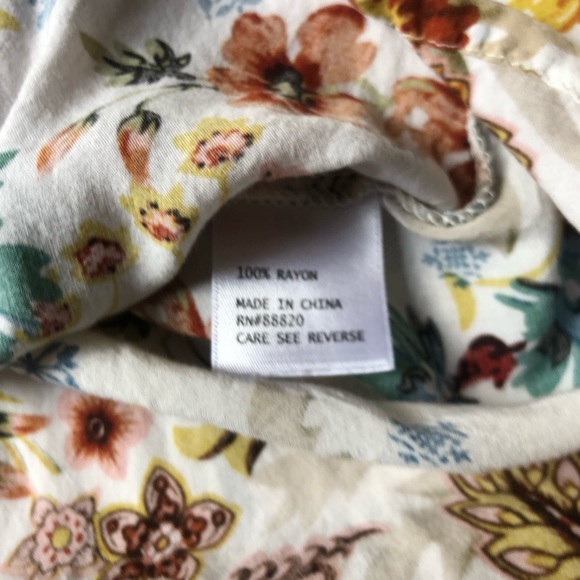 Anne Carson Cold Shoulder Top - Picture 3 of 4